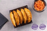 Spinach and Mushroom Empanada / فطائر إمبانادا بالمشروم والسبانخ 