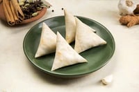 Gariahat / Bengali Chicken Samosa (Pack of 4)