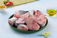 Indian Salmon / Vazhmeen / Raavas / Gurjali (Large) - Curry Cut (May include head pieces)