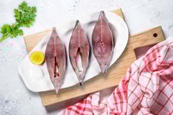Black Pomfret / Karutha Avoli / Halwa Fish (100g to 300g) - Steaks (With Skin)