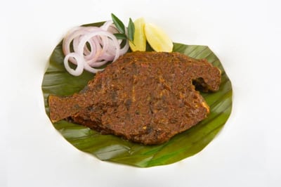 Black Pomfret / Halwa Fish / Karutha Avoli Pollichathu / ಮಾಂಜಿ (cooked in a banana leaf) - pack of 1 fish (220g to 300g)