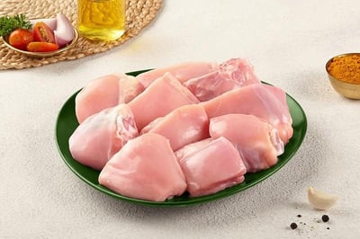 Premium Antibiotic-residue-free Whole Chicken with Neck ( Skinless ) - Curry Cut (450g Pack)