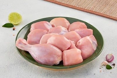 Premium Tender & Antibiotic-residue-free Chicken - Skinless Curry Cut (800g Pack)