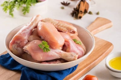 Premium Tender and Antibiotic-residue-free Chicken (Skinless) - Biryani Cut (450g Pack)