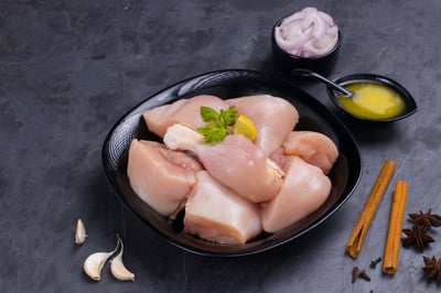 Lean Premium Chicken Skinless Curry Cut(480g to 500g Pack)