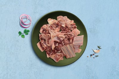 Chunky Goat Meat pieces , Bones & Fat layers, Small Cuts (Preferred for Pets, 500g pack)
