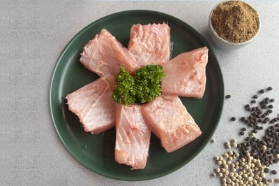 Rohu / Rui (Size/Grade 2kg-3kg) - Peti Cut (1 Pack, 330g to 350g)