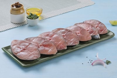 Kingfish / سمك كنعد / Seer Fish (Small) - Steaks (11 to 16 slices) (With Skin)