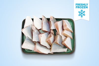 Freshly Frozen White Pomfret / Silver Pomfret / Avoli (100g to 200g)  - Curry Cut (480g to 500g Pack)
