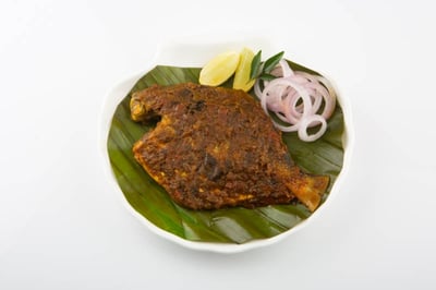 Silver Pomfret / Avoli Pollichathu (cooked in a banana leaf) - pack of 1 fish (130g to 180g)