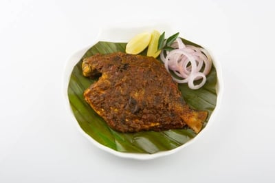 Chinese White Pomfret / Chinese Avoli Pollichathu (Cooked in a Banana leaf) - Pack of 1 fish (120g to 180g)