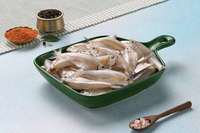 White Sardine / Veloori / Silver Fish / White Fish - Whole  240g to 250g pack