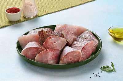 White Snapper / Vela Meen - Curry cut (480g to 500g Pack) (May include head pieces)