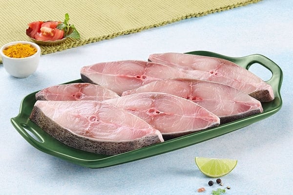 Black Pomfret / Zubaidy Al Aswad / Karutha Avoli (Medium) - Steaks (With Skin)