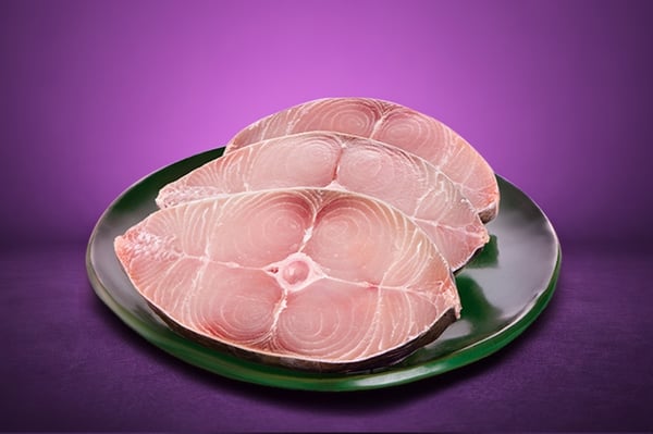 Select Seer Fish / King Fish / Surmai / Neymeen / Vanjaram / Anjal (5kg+) - Select Steaks (480g to 500g)