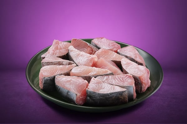 Select Seer Fish / KingFish / Surmai / Neymeen / Vanjaram / Anjal (2kg to 5kg) - Select Curry Cut (480g to 500g)