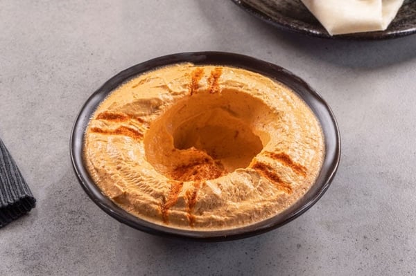 Spicy Garlic Sauce (Toum) / ثومية حارة (صلصة ثوم)