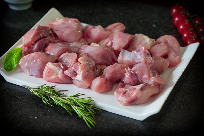 Buy Sasso Naturally Reared Chicken - Whole Chicken Curry Cut (Skinless),Sas...