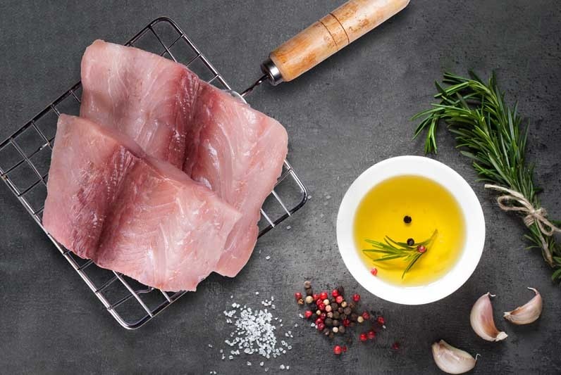 Queen fish Fillet - 220g+ Pack (Freshly Frozen) : Buy online ...