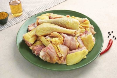 Classic Burnt Turmeric Country Chicken With Skin / Natti Koli - Curry Cut