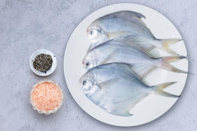 Silver Pomfret / Avoli (30g to 50g) - Whole (As is without cleaning and cutting)