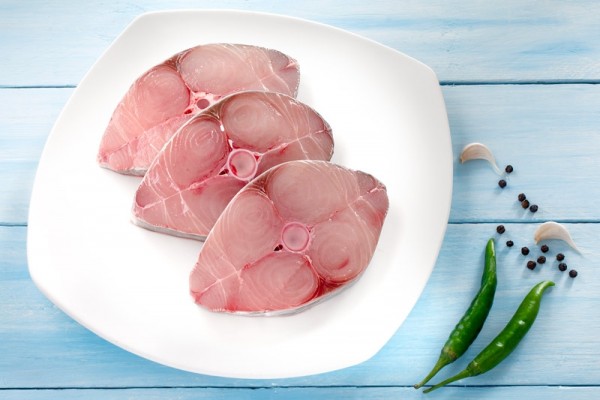 Seer Fish / King Fish / Surmai / Neymeen / Vanjaram / Anjal (2kg to 5kg) - Steak (400g Pack)