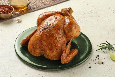 Herb Roasted Whole Chicken / دجاجة كاملة محمصة بالبهارات 